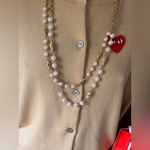 Elegant Gold and Pearl Necklace